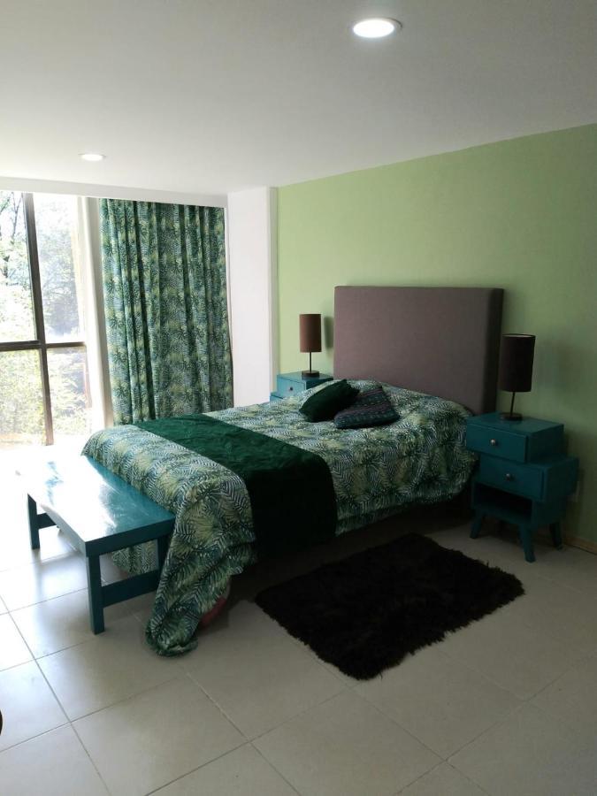 Charming Sunny Bedroom Overlooking Beautiful Amsterdam Avenue In Condesa Area * Mexico City
