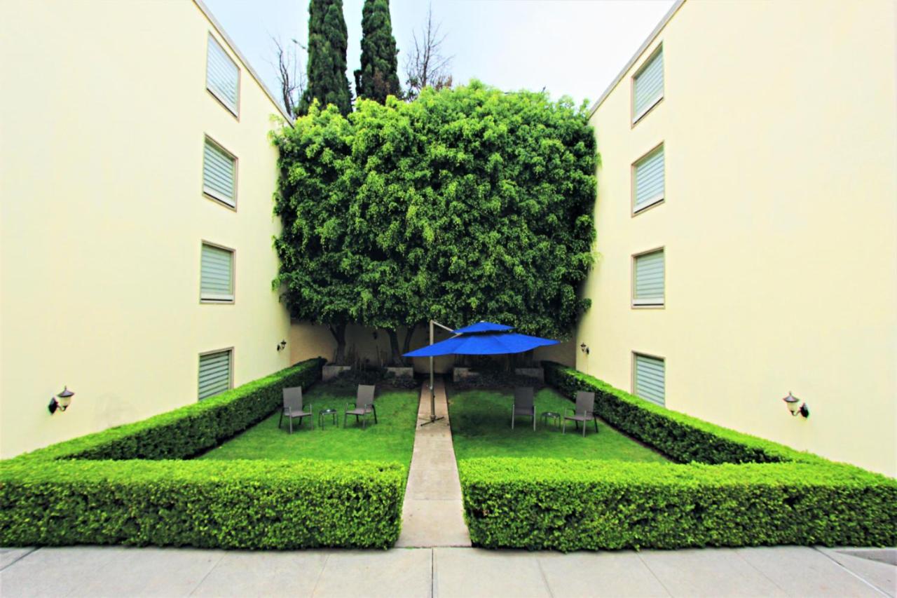 Obelisk Hotel
