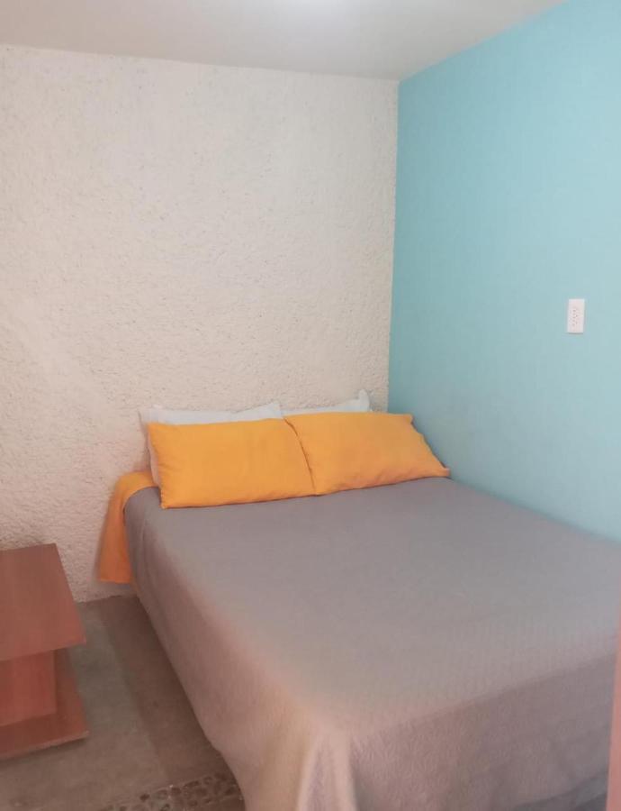 Casita Del Arbol Homestay *