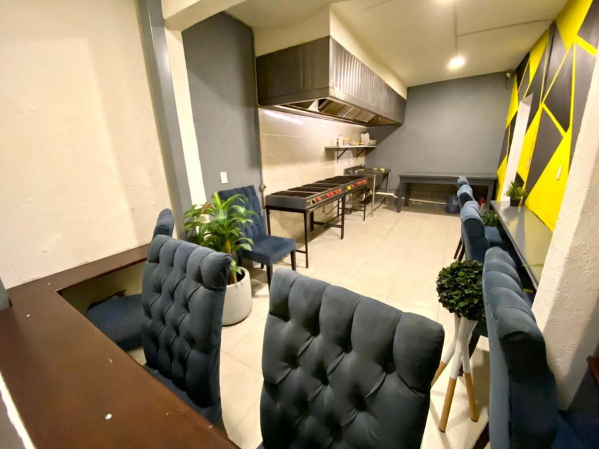 Roomies Parque Guest house Mexico City