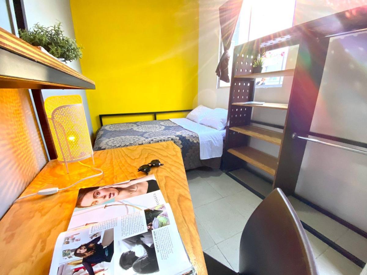 Guest house Roomies Parque Mexico City