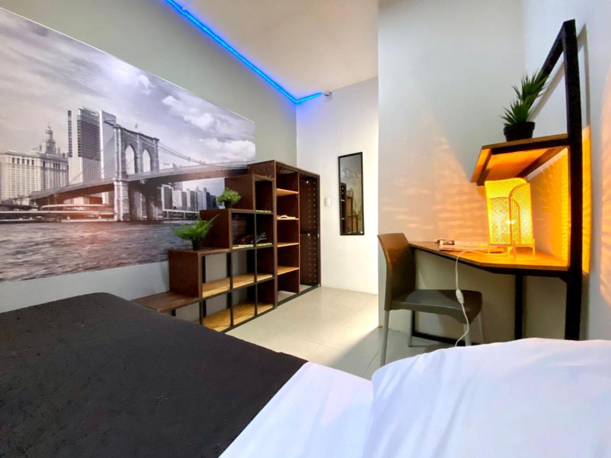 Guest house Roomies Parque Mexico City