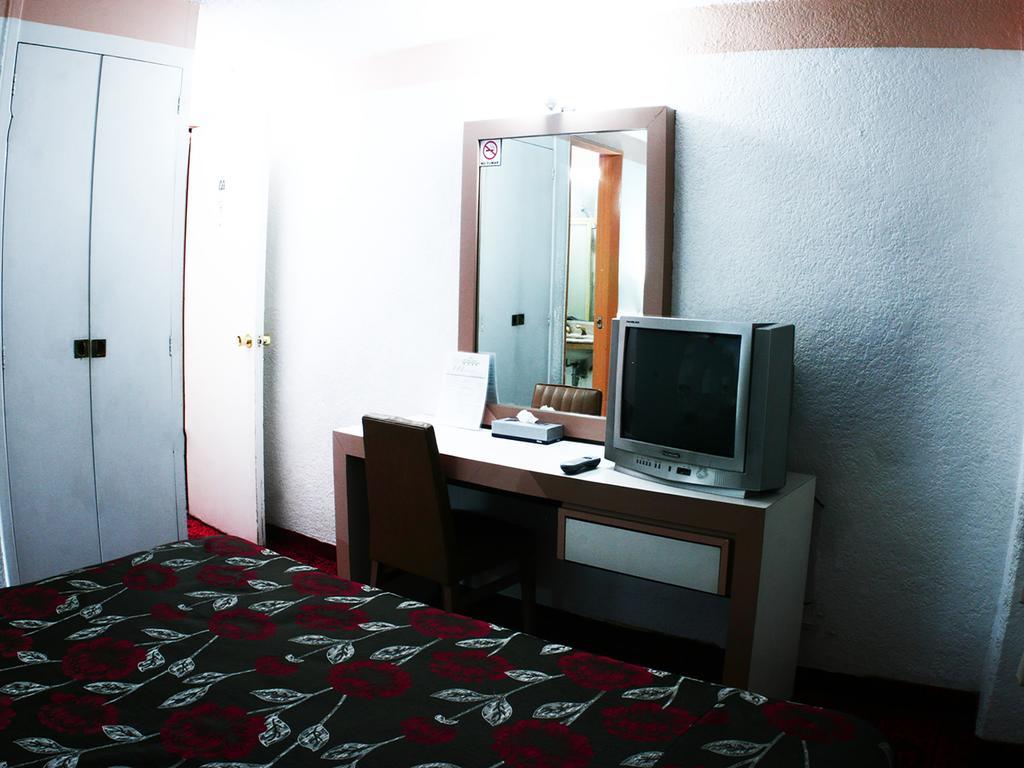 Reforma Avenue Hotel