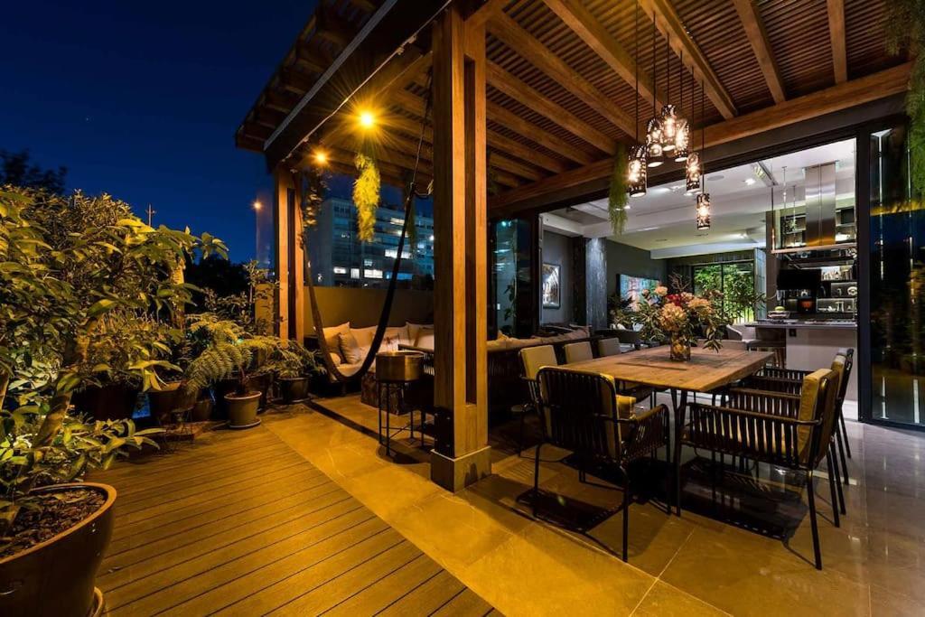 Luxurious Penthouse Oasis