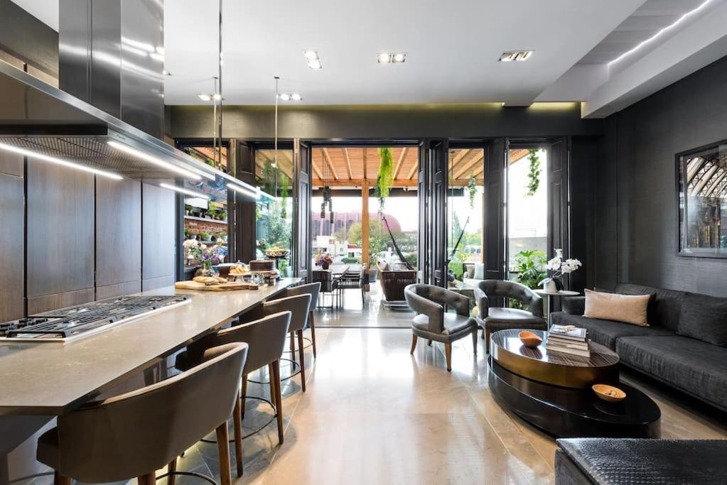 Luxurious Penthouse Oasis Apartment