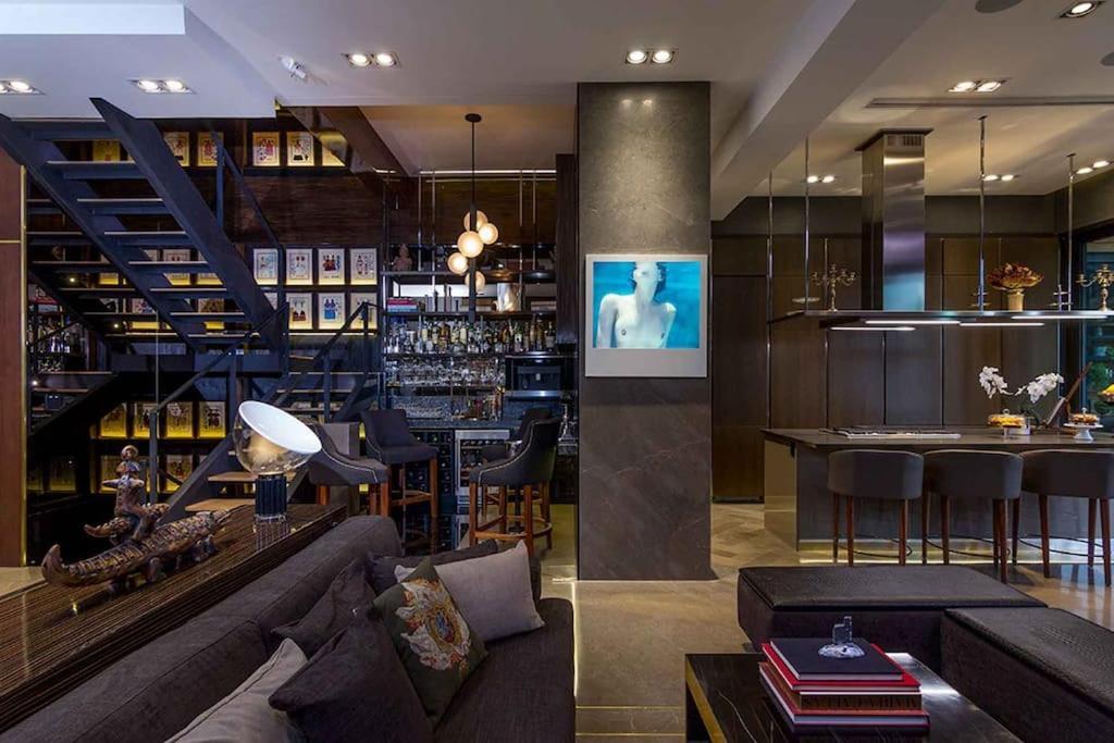 Luxurious Penthouse Oasis *