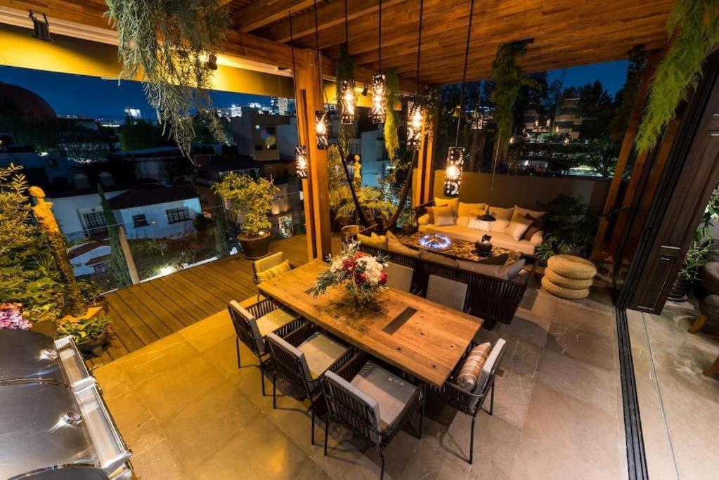Luxurious Penthouse Oasis *