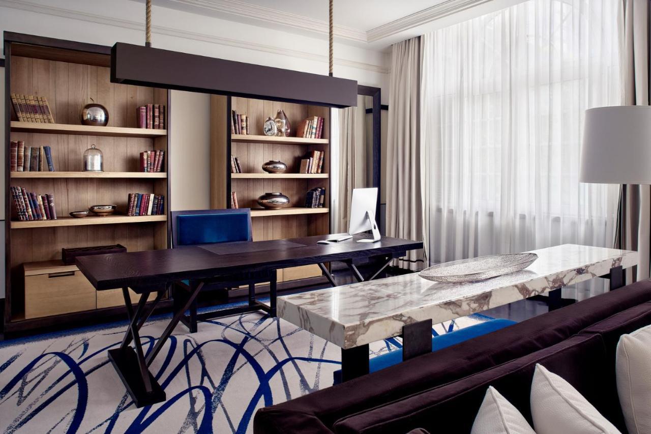 Four Seasons Hotel