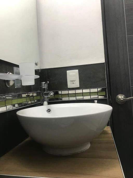 Lui Confortable Moderna Con Bano Privado Apartment Mexico City