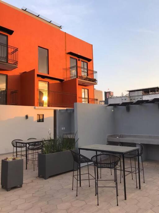 Apartment In The Heart Of *