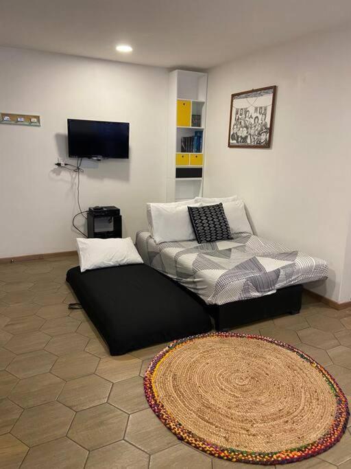 Apartment In The Heart Of *