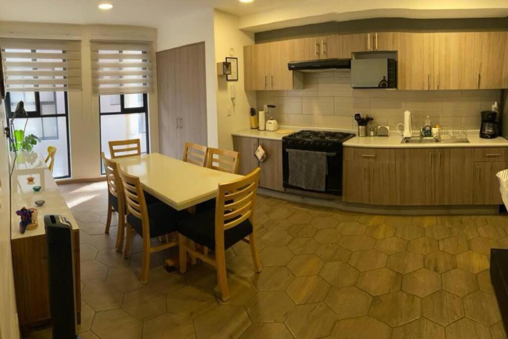 Apartment In The Heart Of *