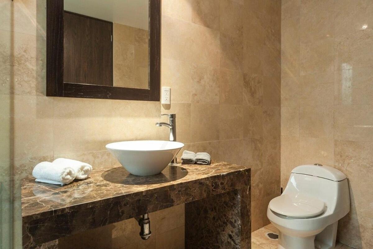 Condesa Amsterdam C Stylish 1 Bedroom, 1 Bathroom Gem On Amsterdam Avenue *