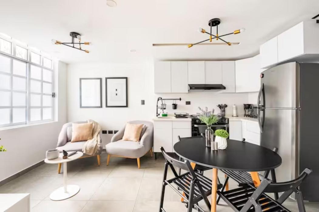 Charming 2br 2ba Historic Building Few Steps Parque Espana In Trendy Colonia Condesa *