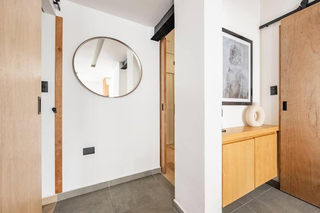 Charming 2br 2ba Historic Building Few Steps Parque Espana In Trendy Colonia Condesa *