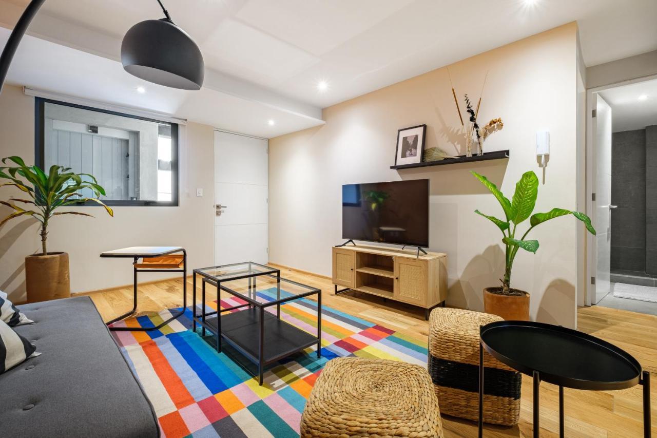 Modern La Condesa Pet Friendly
