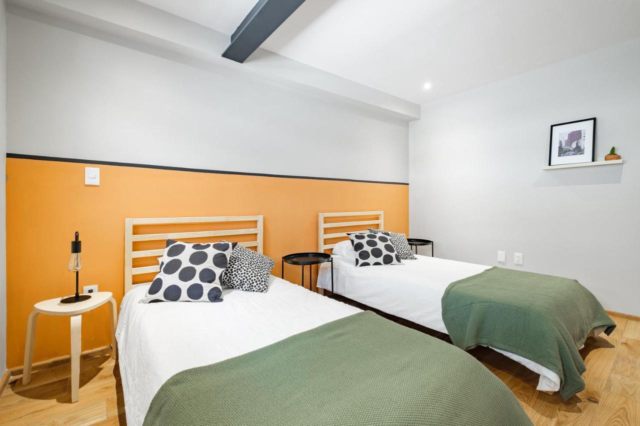 Modern La Condesa Pet Friendly Apartment