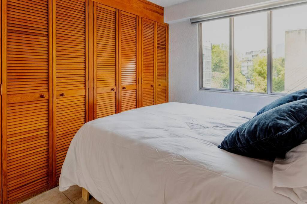 Apartamento Big & Comfy, King And Queen-size Beds, And Parking Lot