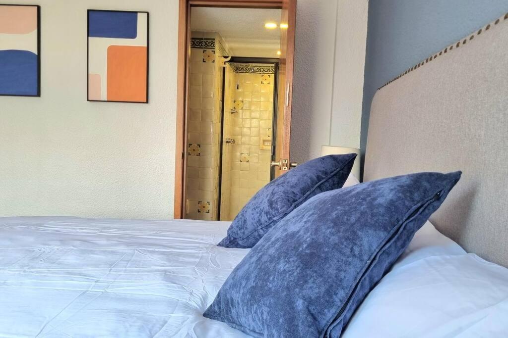 Big & Comfy, King And Queen-size Beds, And Parking Lot *