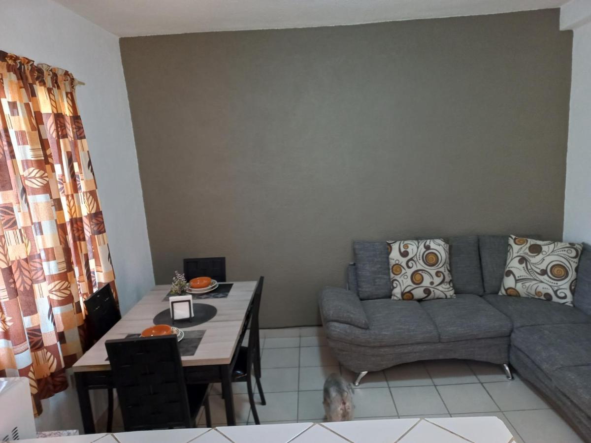 Apartamento. 5 Minutos Del Aeropuerto. *
