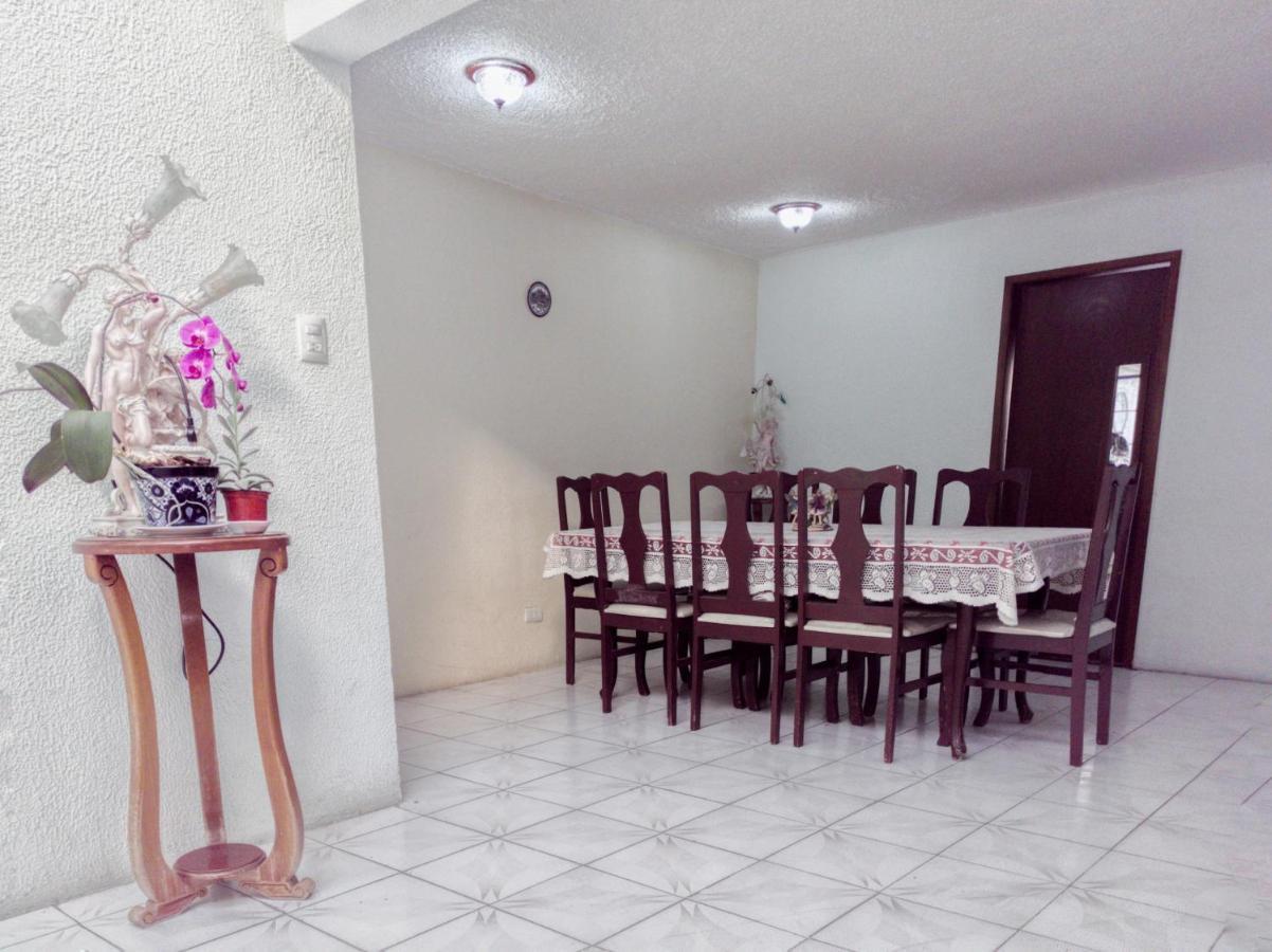 Homestay Cozy Bedroom At 5 Min Airport T1 & T2 *