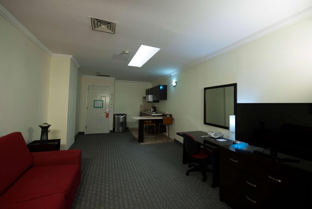Hotel Ramada By Wyndham Ciudad De Perinorte Mexico City