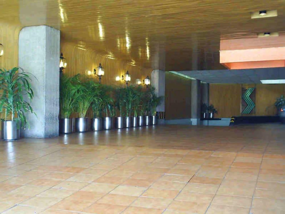 Hotel Segovia Regency