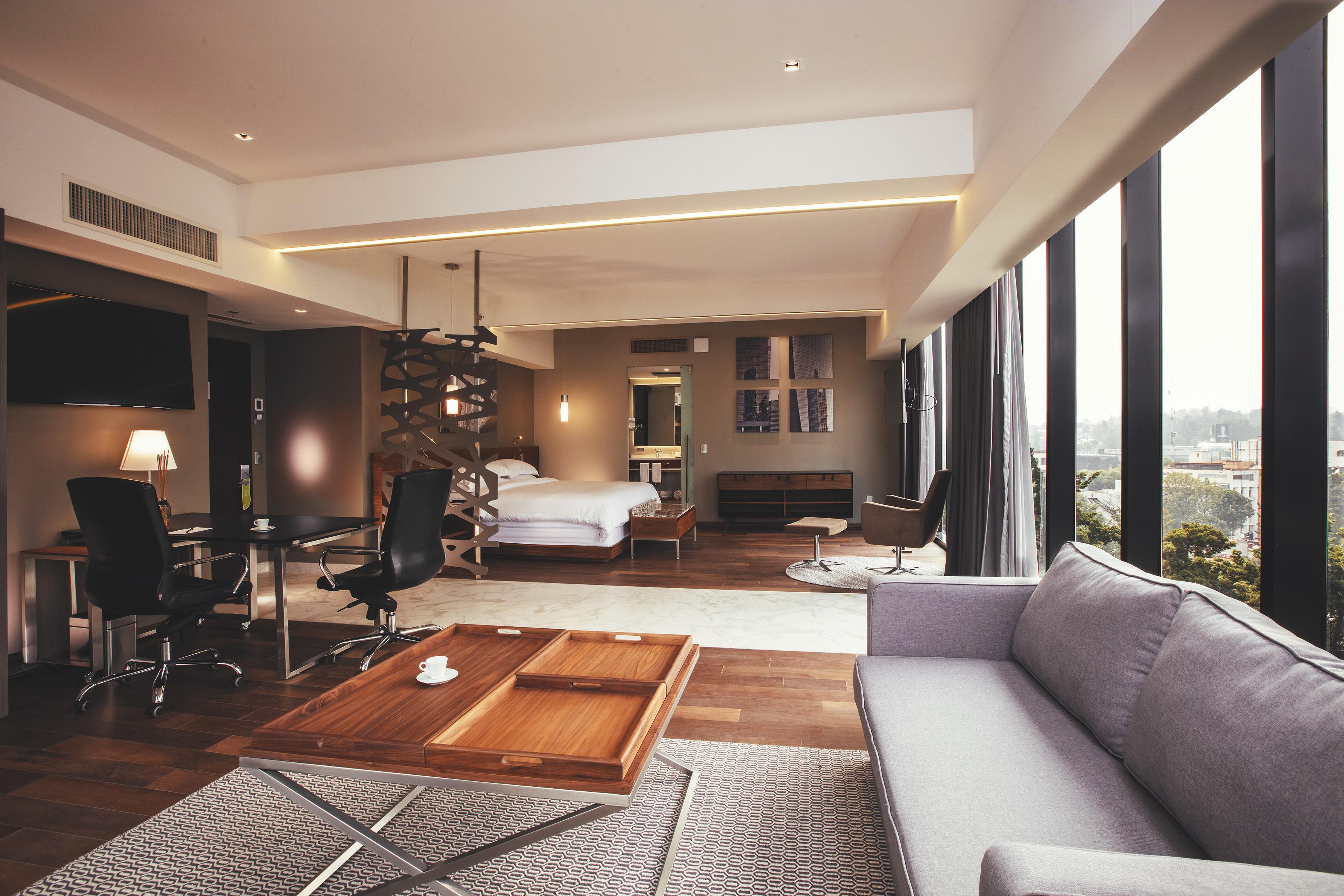 Krystal Grand Insurgentes