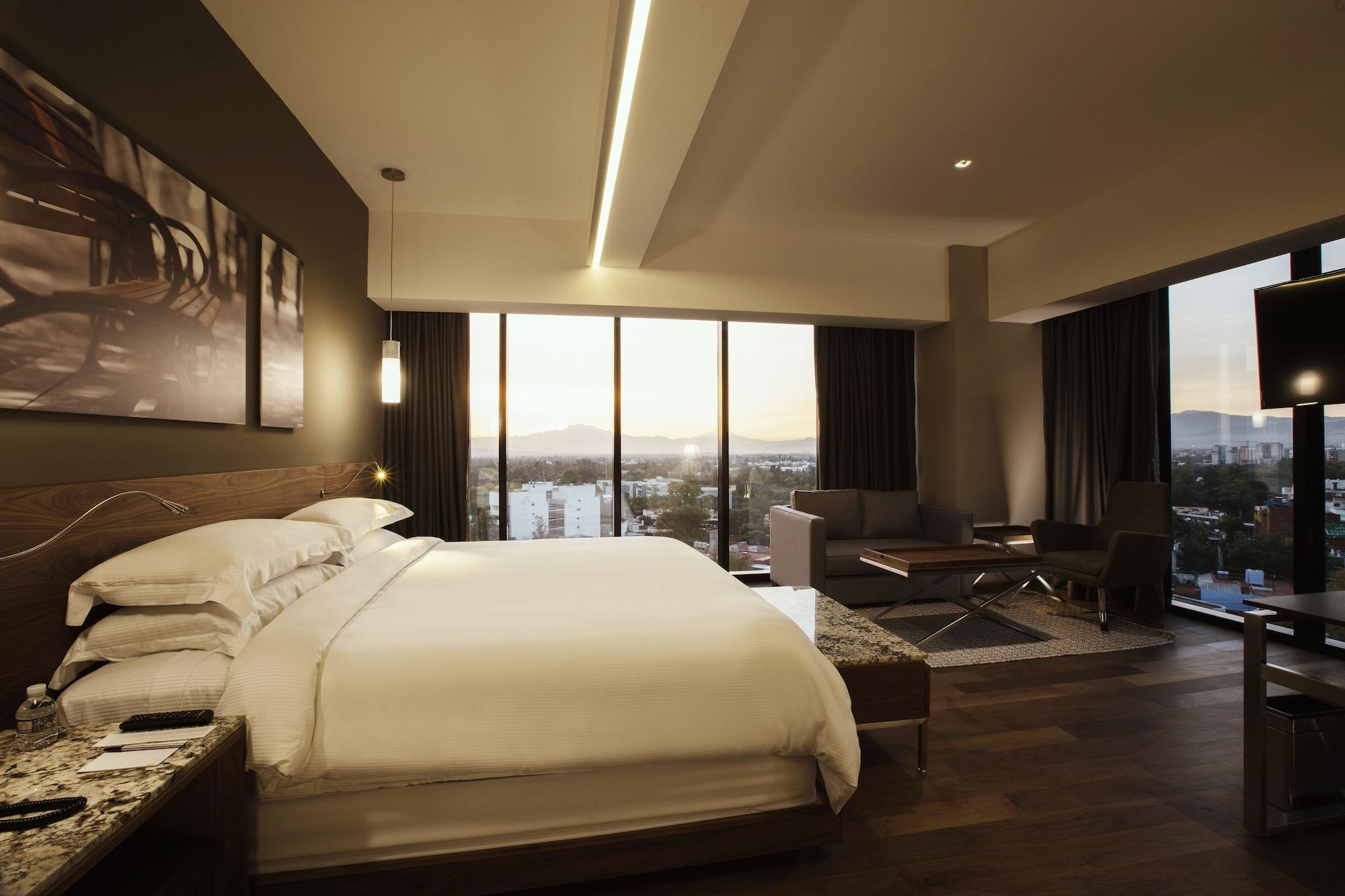 Krystal Grand Insurgentes Hotel 5*