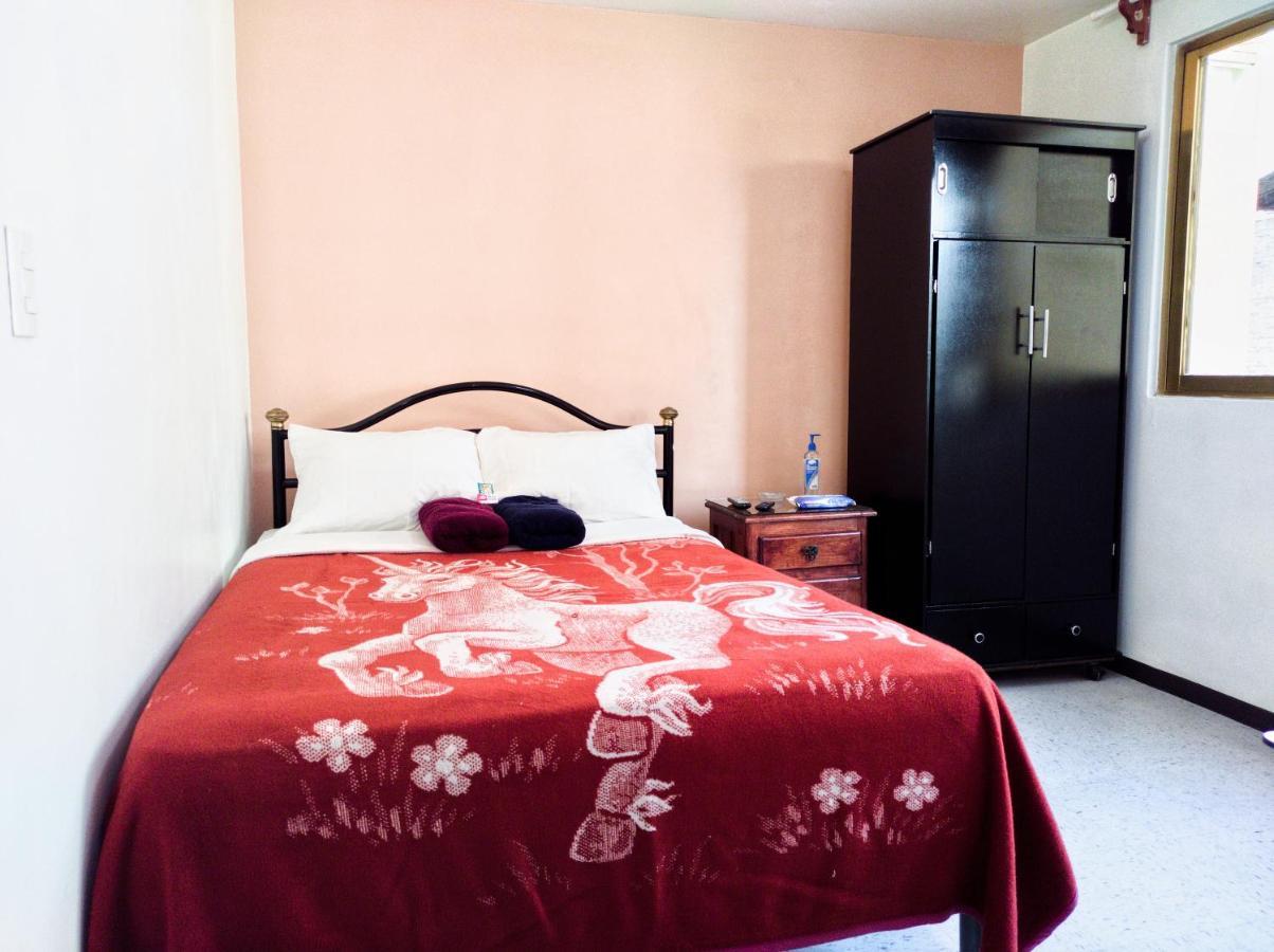 Habitación en casa particular Bedroom At 5 Min Mexico Airport T1 & T2