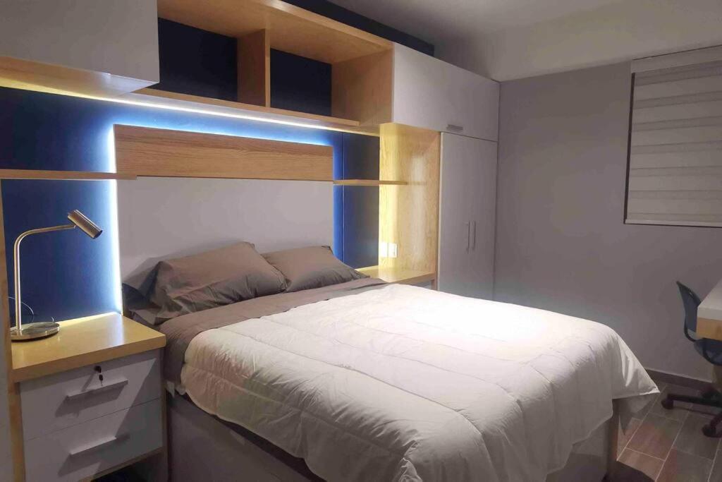 Apartment Modern Artist Apt., Overlooking Parque Espana