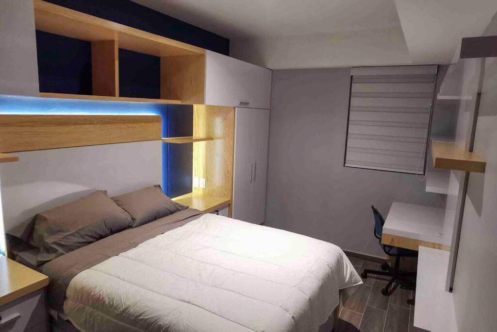 Apartment Modern Artist Apt., Overlooking Parque Espana