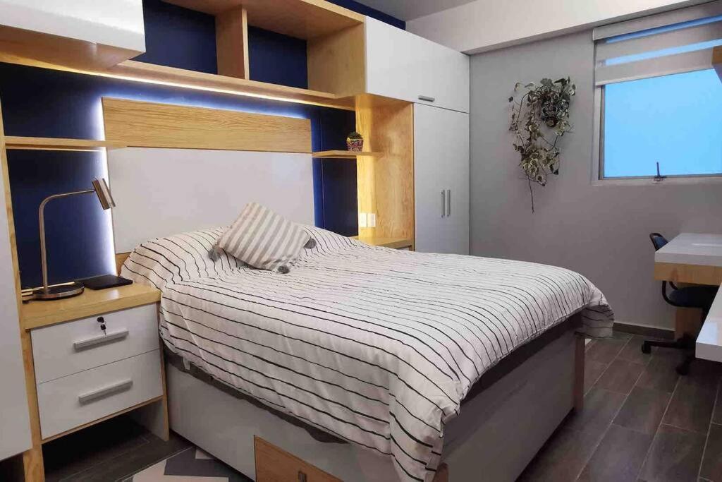 Modern Artist Apt., Overlooking Parque Espana Apartment