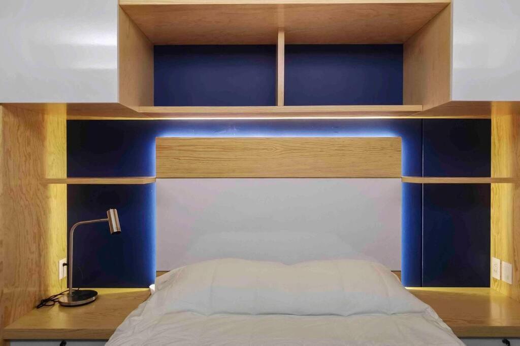 Modern Artist Apt., Overlooking Parque Espana Apartment Mexico City