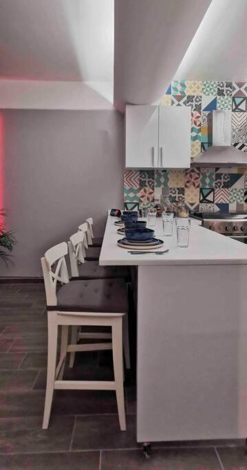 Apartment Modern Artist Apt., Overlooking Parque Espana