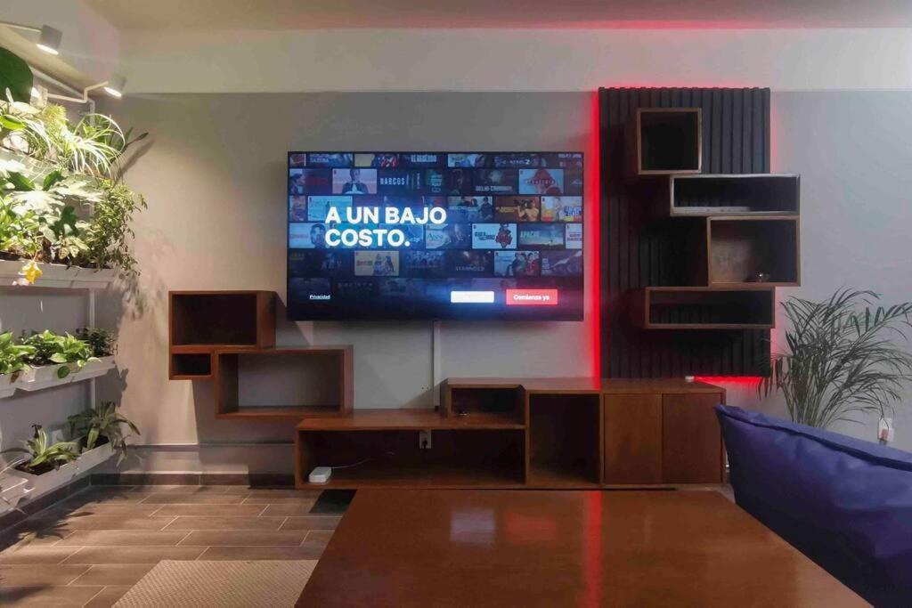 Apartment Modern Artist Apt., Overlooking Parque Espana *