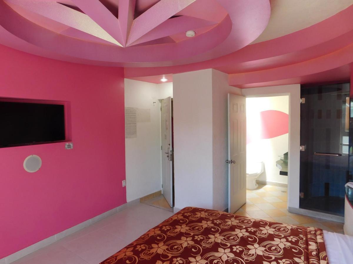 Extasis Hotel 3*