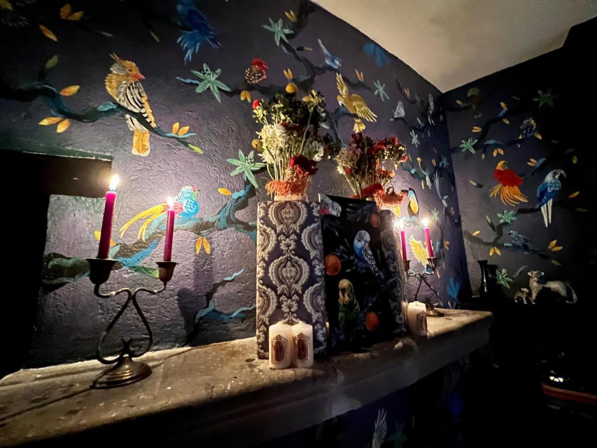 Boutique And Gallery In San Angel * Mexico City