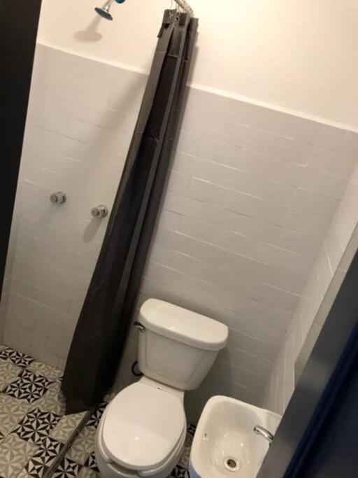 A5 Cuarto Con Bano Propio Condesa Amsterdam Homestay *