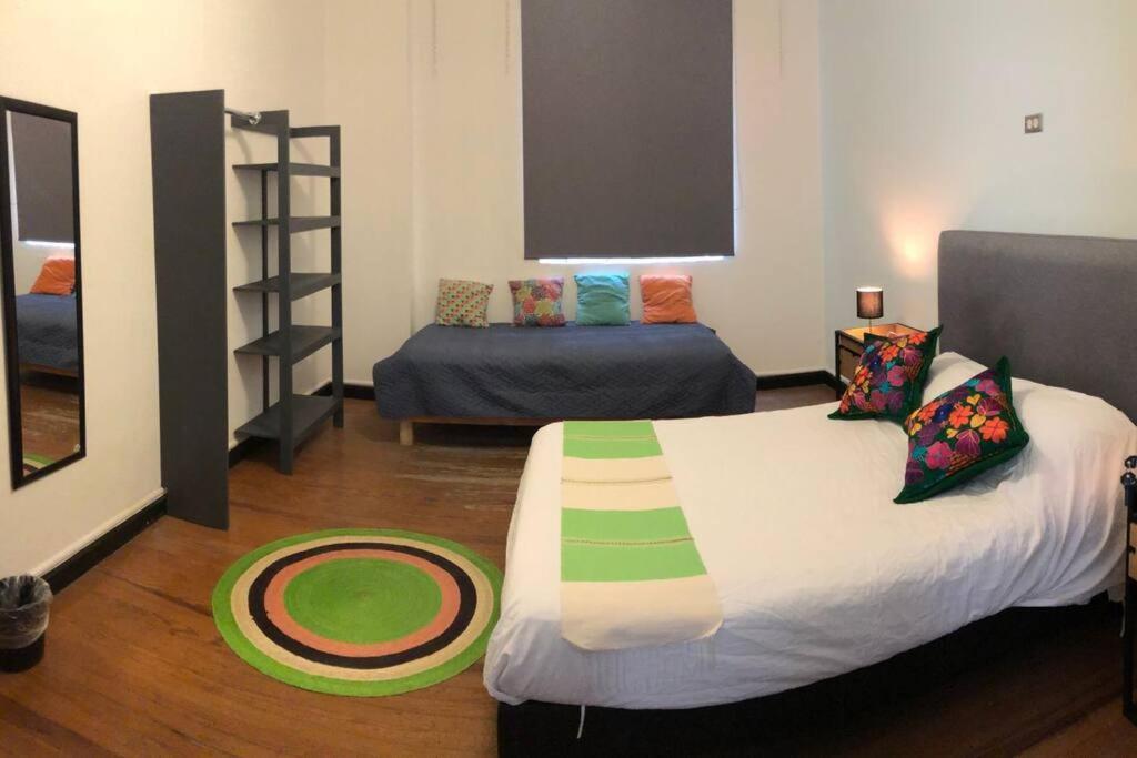 C1 Cuarto Condesa Amsterdam Homestay Mexico City