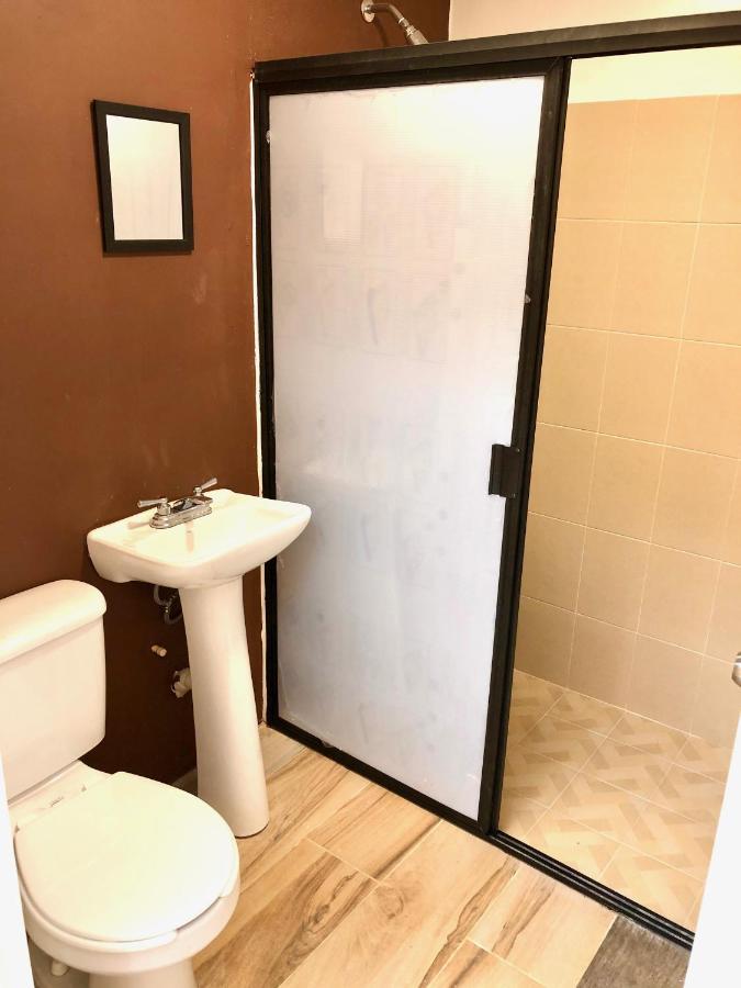 Hostal Roomies Centro Medico