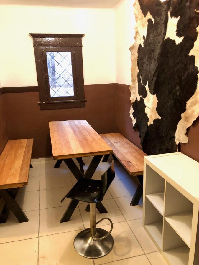 Hostal Roomies Centro Medico *