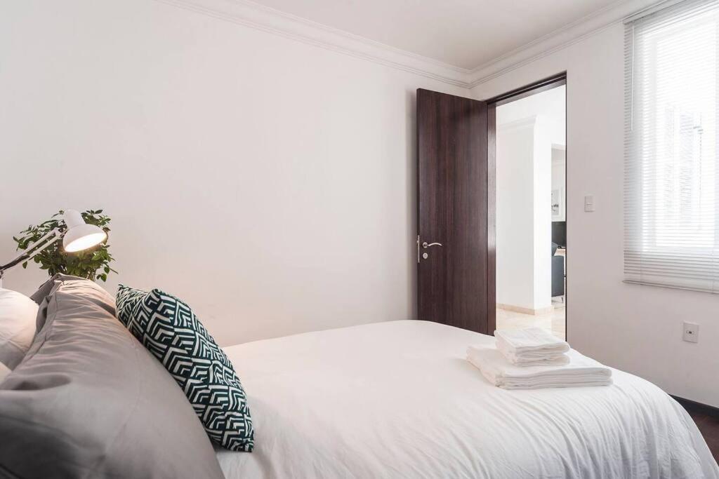 Condesa Campeche 8 Urban Elegance 2br 1ba With Large Living Areas *