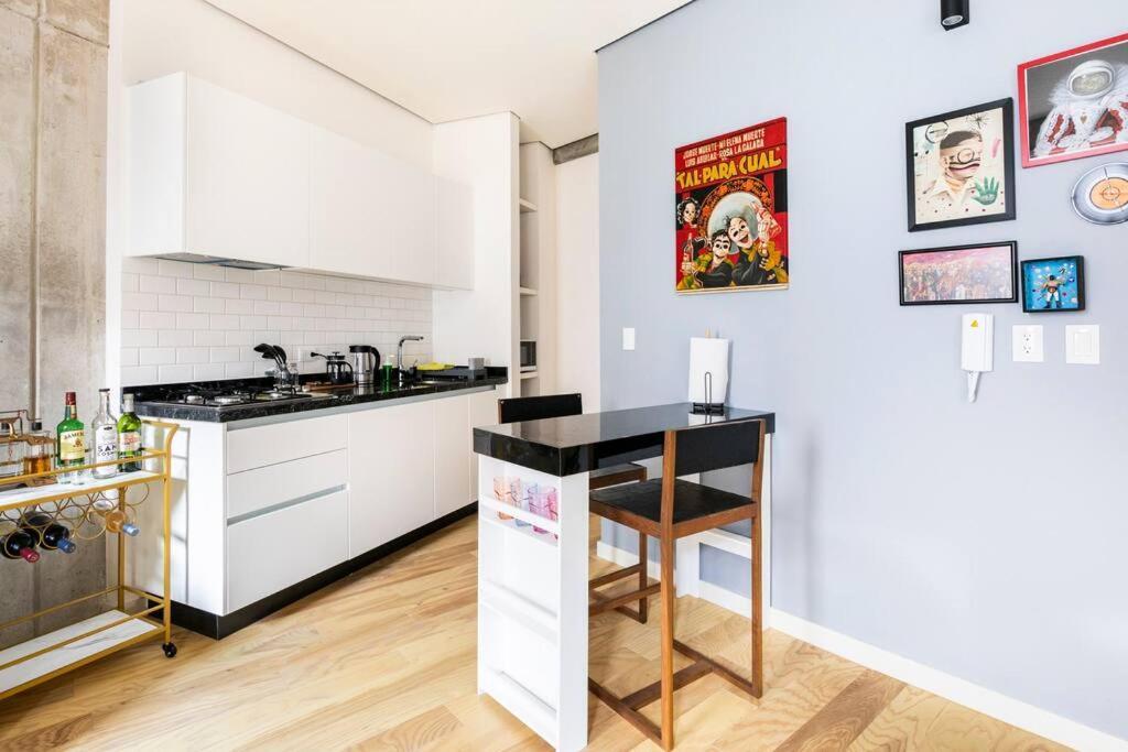 A Hip Modern Gem In El Centro! Apartment *