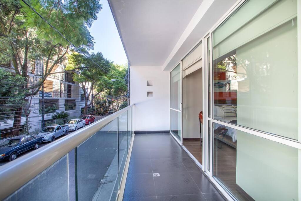 Vivalavida 3br/2ba, 200mb Apartment