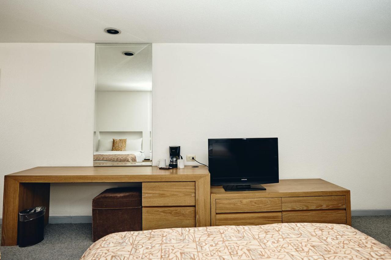 Hotel Del Prado 4*