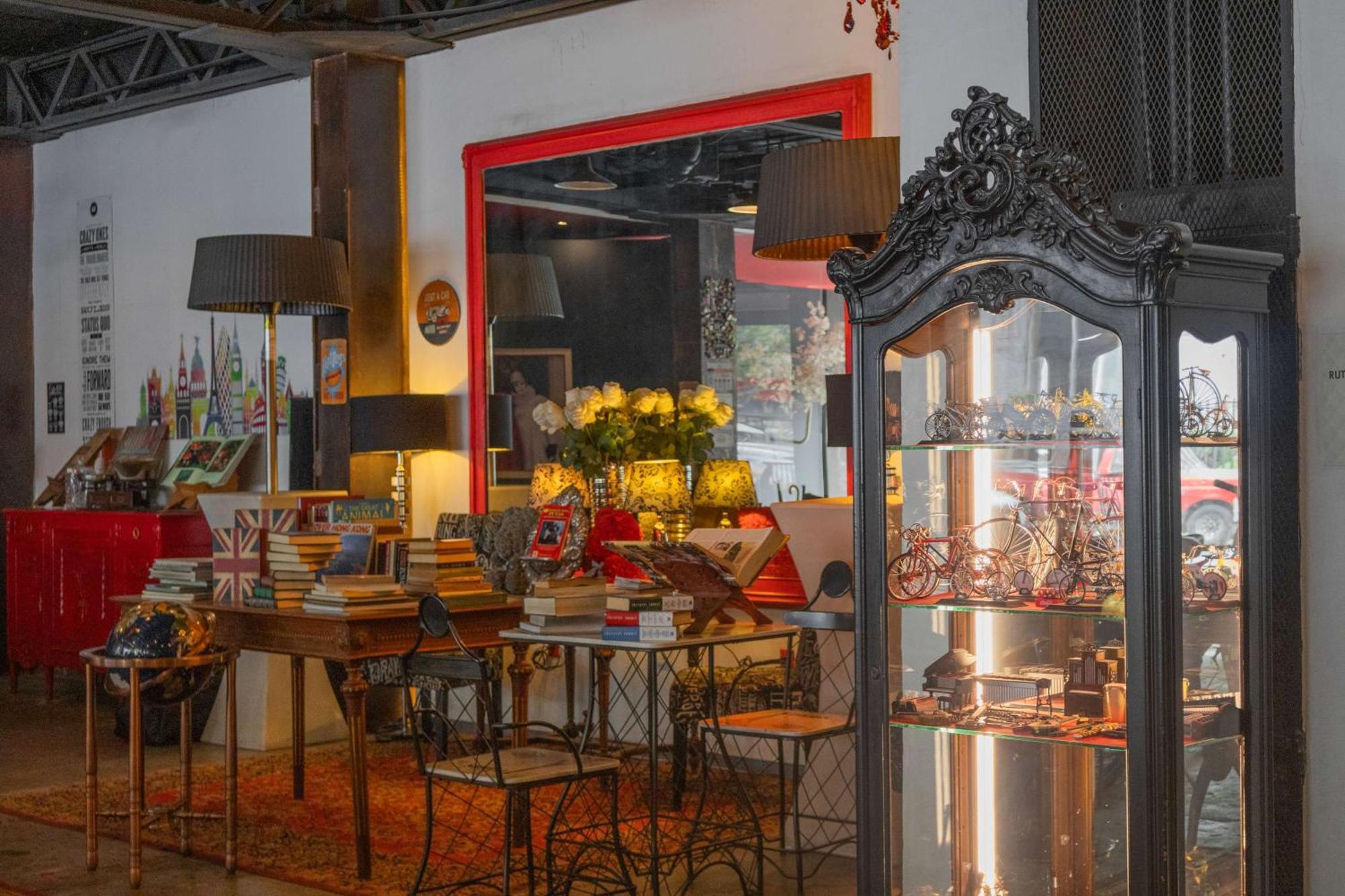 Black Boutique Hotel