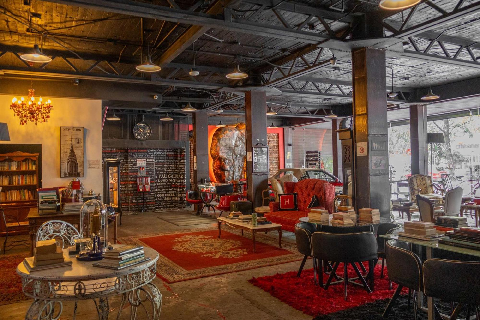 Black Boutique Hotel 4*