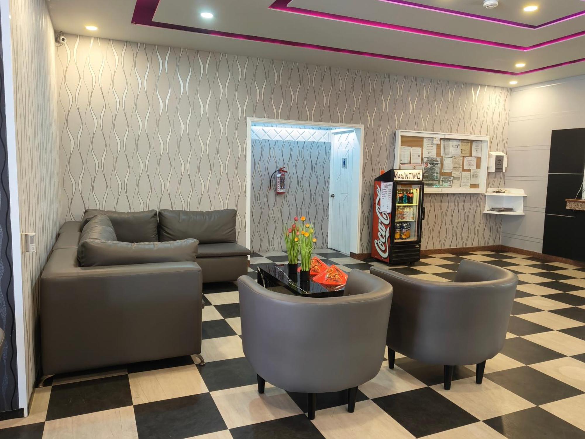 Max Hotel
