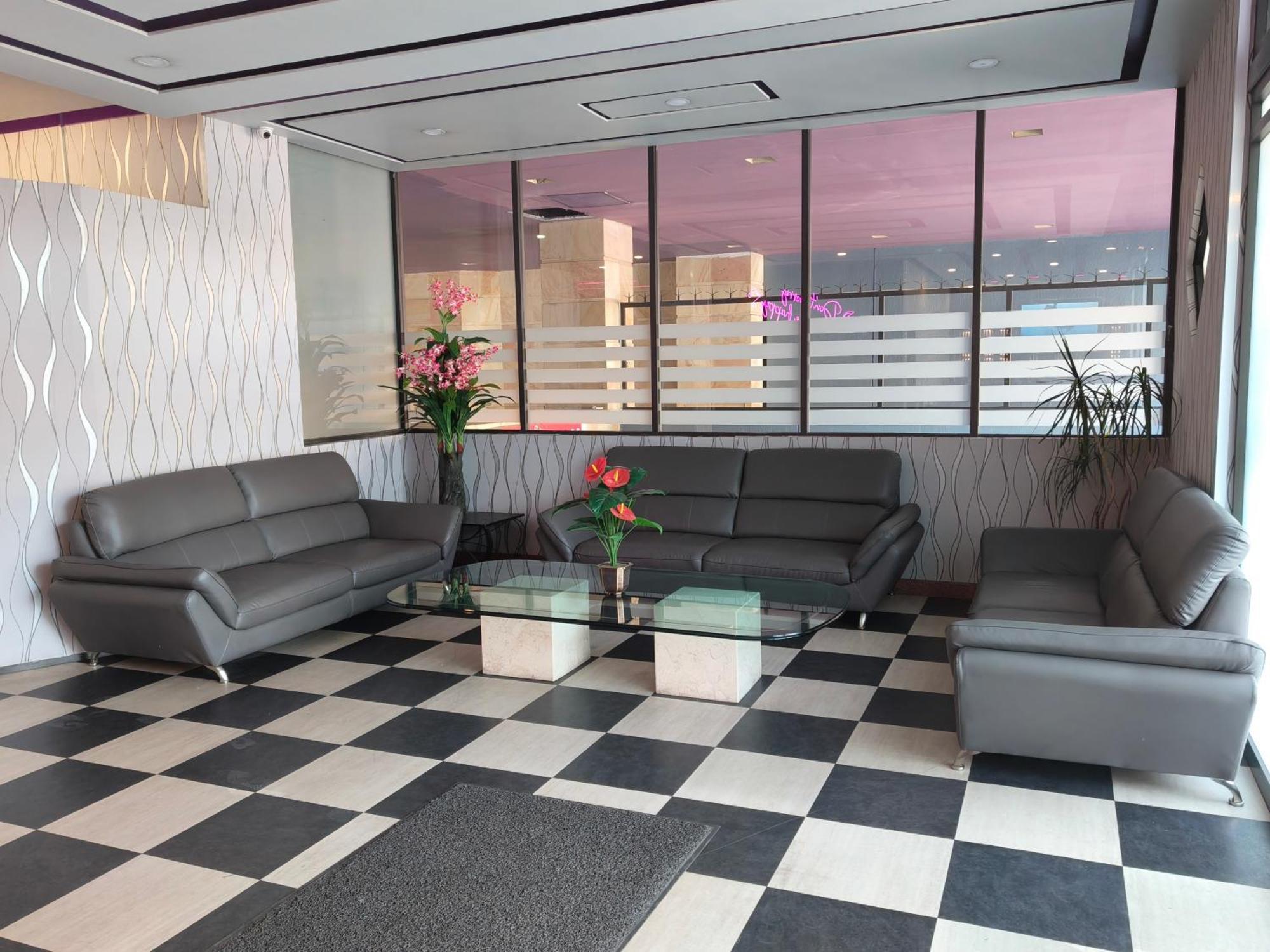 Max Hotel 3*